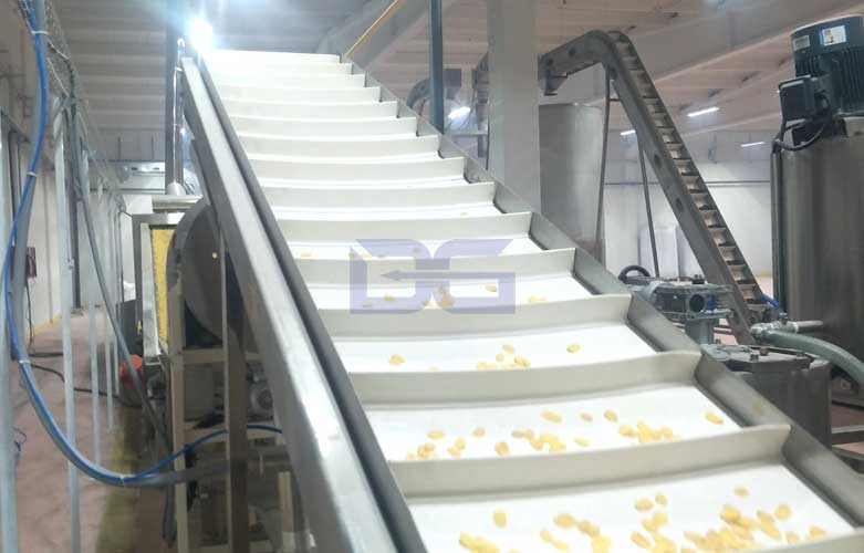 德固機(jī)械早餐谷物玉米片生產(chǎn)線客戶現(xiàn)場(chǎng)