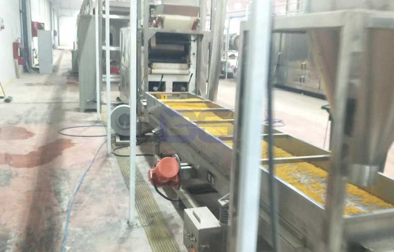 德固機(jī)械早餐谷物玉米片生產(chǎn)線客戶現(xiàn)場(chǎng)